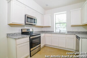 Building Photo - 827 Florida St