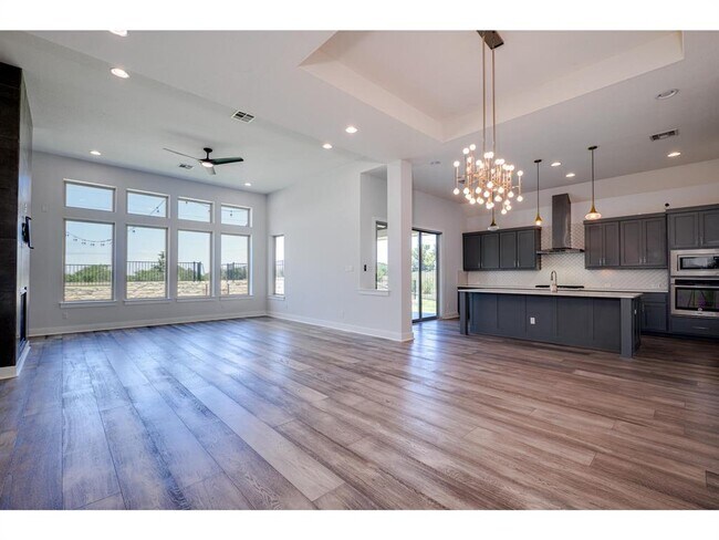 Building Photo - 523 Baldovino Skyway