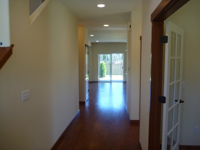 Building Photo - Impressive Dog Friendly Home Available!