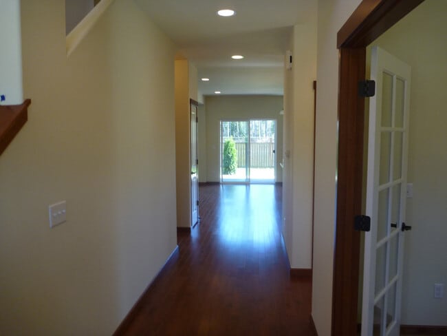 Building Photo - ***PENDING APPLICATION***Impressive Dog Fr...