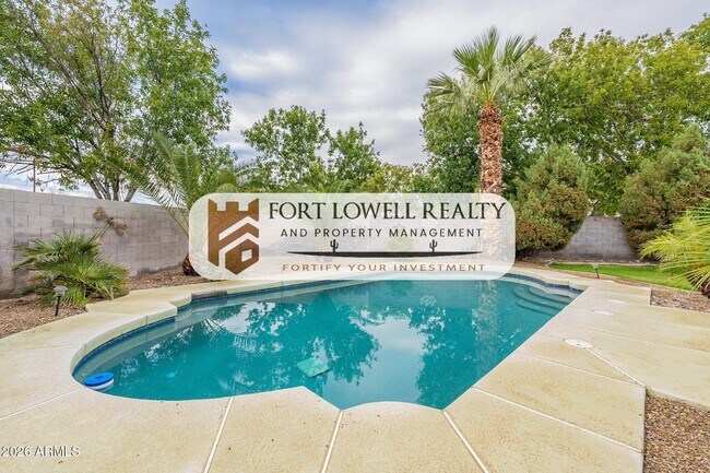 Building Photo - 13354 W San Miguel Ave