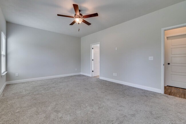 Building Photo - 340 Fox Haven Dr