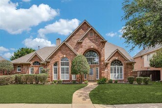 Building Photo - 2129 Argyle Dr
