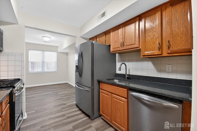 Building Photo - 111 Keystone Ct