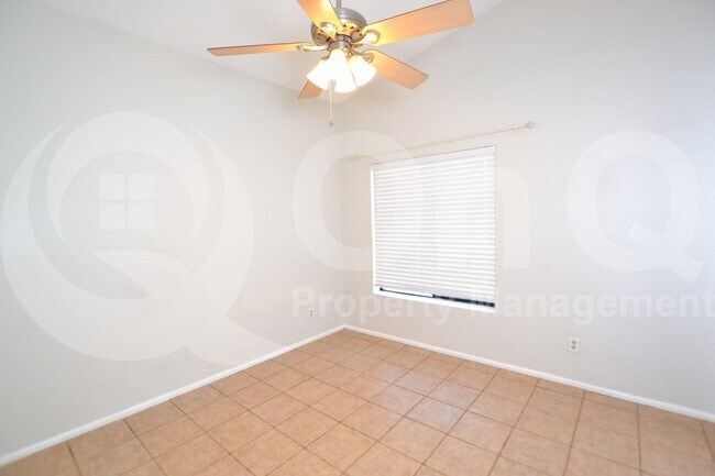 Building Photo - 2409 W Marlboro Dr