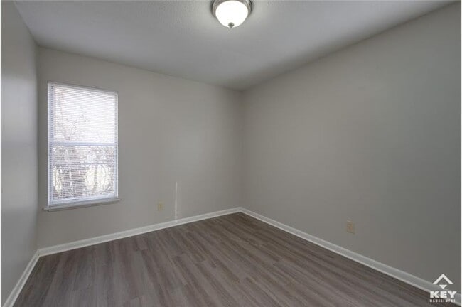 Building Photo - 1324 N Minneapolis St