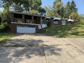 Building Photo - 123 Hidden Valley Rd