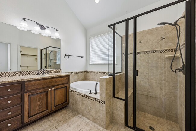 Building Photo - 14304 Senia Bend