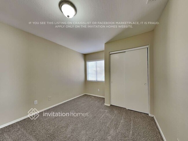 Building Photo - 12924 N Primrose St