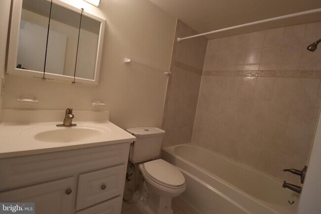 Building Photo - 10850 Green Mountain Cir