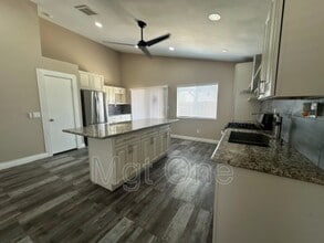 Building Photo - 543 Prairie Way