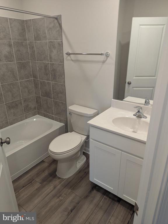 Building Photo - 11 Short Br Dr