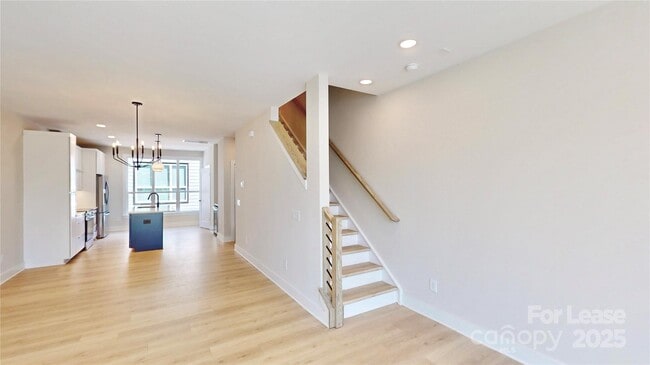 Building Photo - 409 Devender Ln