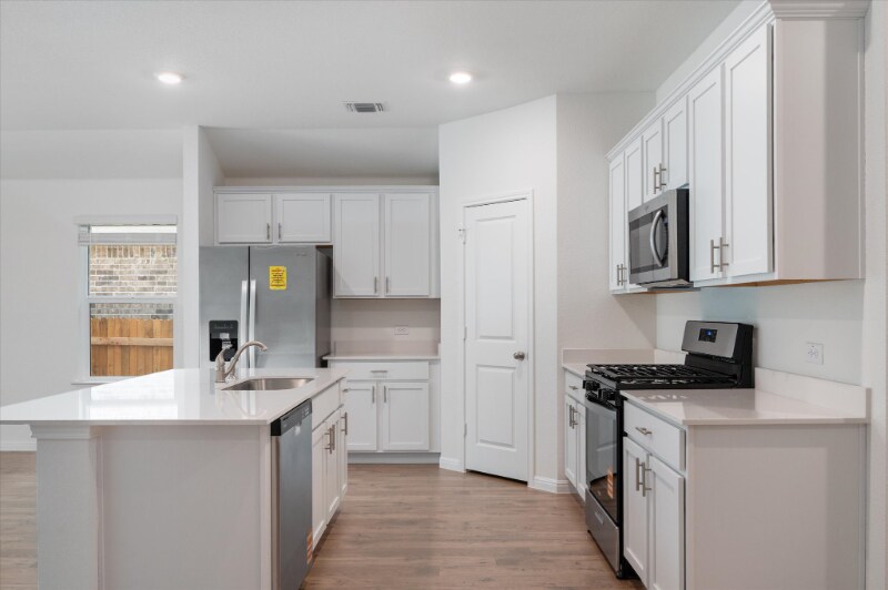 Building Photo - 1936 Lazy Acrs St