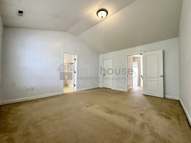 Building Photo - 4452 Leamore Square Rd