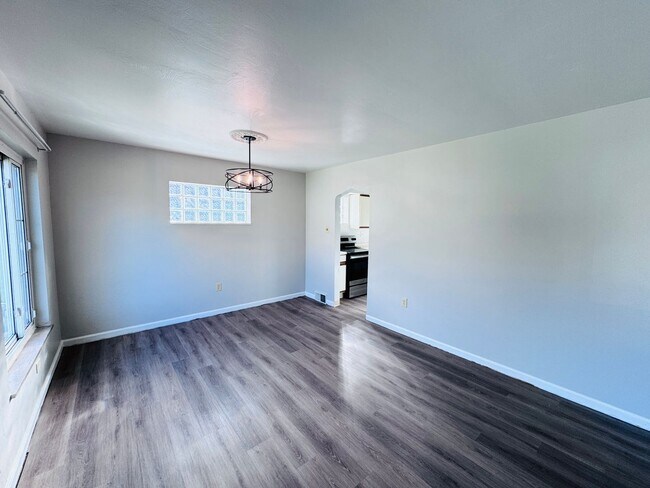 Building Photo - Beautiful Three Bedroom with Basement and Garage