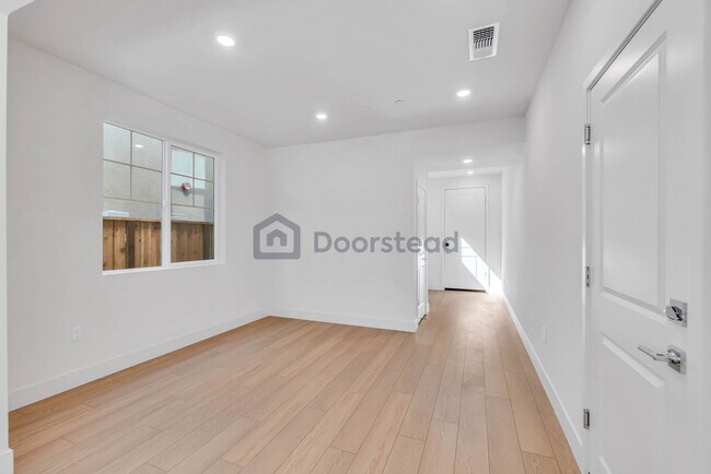 Building Photo - 7268 Wishwood Pl