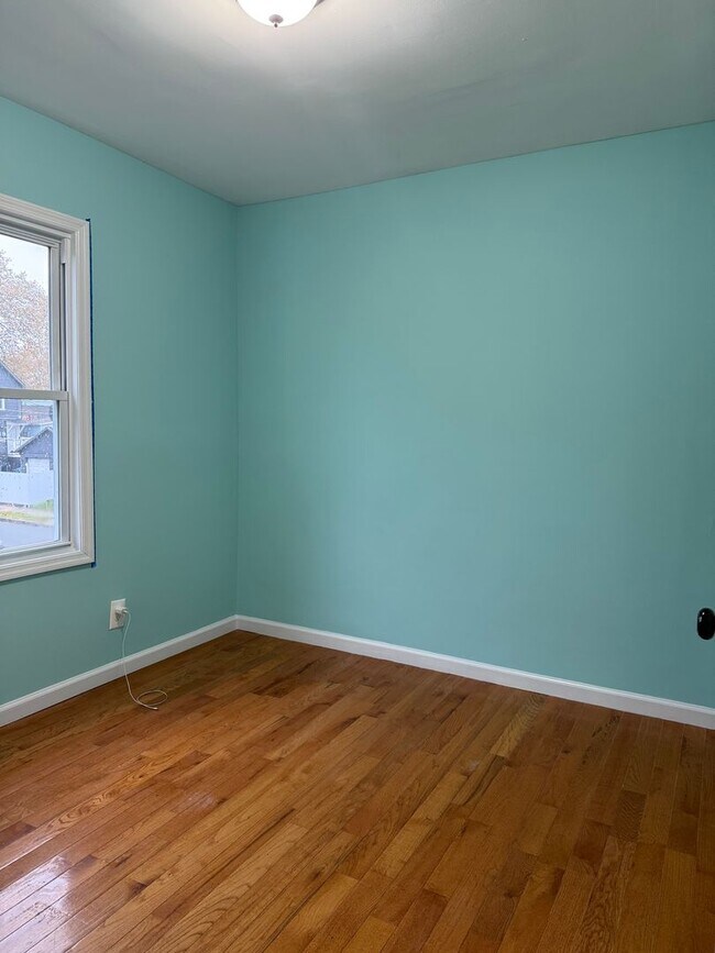 Building Photo - 96 Tremont Ave