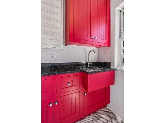 Building Photo - 4941 Island View Dr