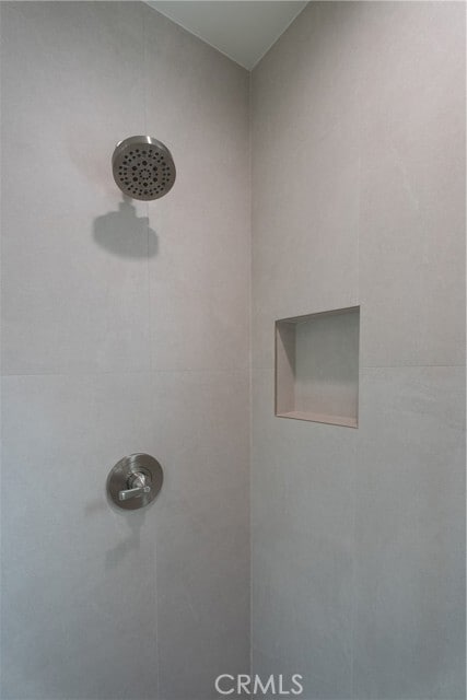 Building Photo - 1065 E Spazier Ave