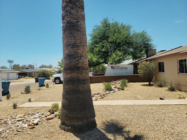 Building Photo - 8050 N 11th Pl