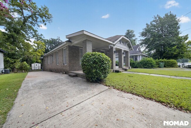 Building Photo - 2205 Willard St