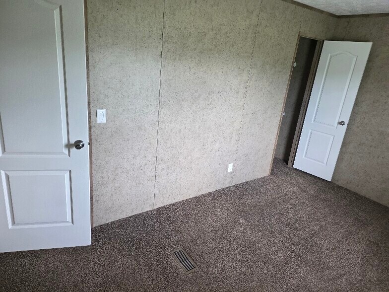 Building Photo - 3595 Co Rd 601