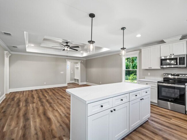 Building Photo - Spooktacular 3 Bedroom Available in Wakull...