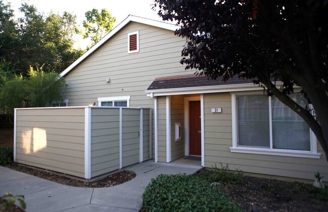 Primary Photo - 31 Crissy Pl