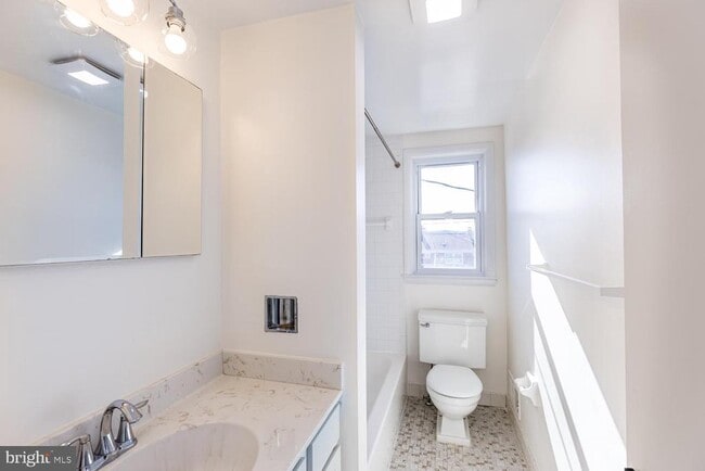 Building Photo - 1117 Circle Dr