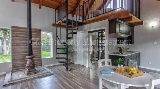 Building Photo - 1420 Munras Ave