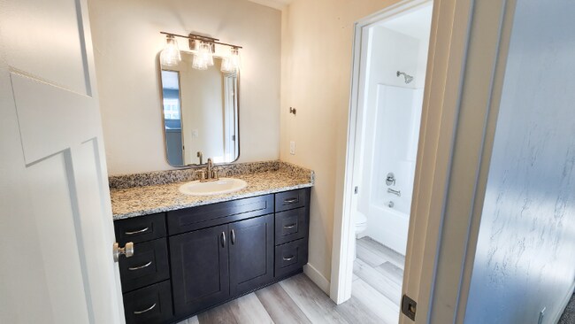 Building Photo - 302 Cottage Dr