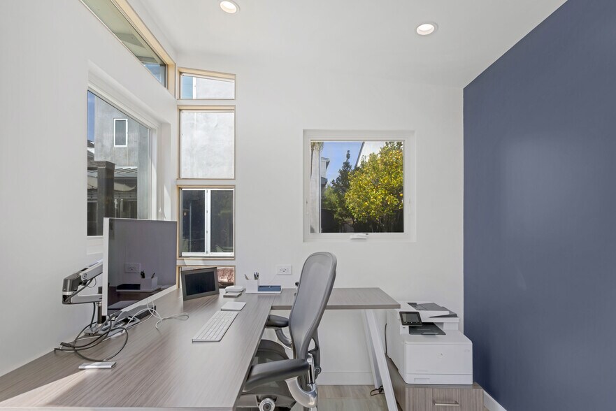 Building Photo - 1028 23rd St
