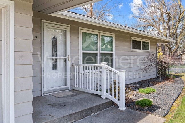 Building Photo - 1402 S Jefferson St