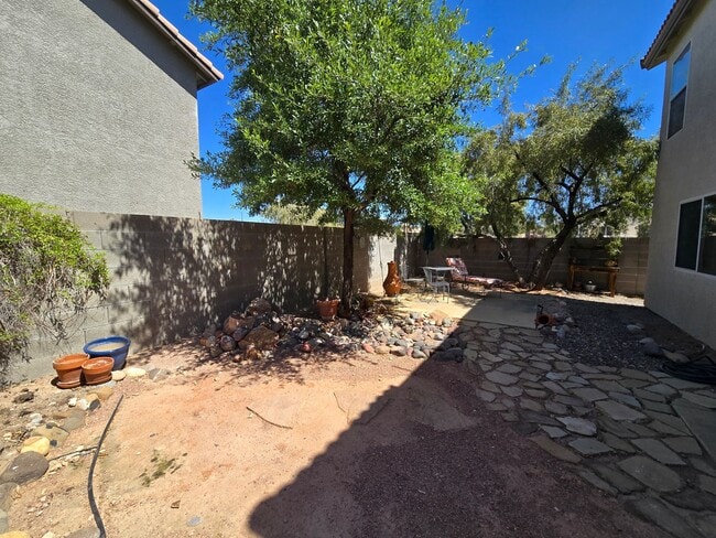 Building Photo - A FABULOUS 3 Bedroom home in desirable Silverado Ranch!