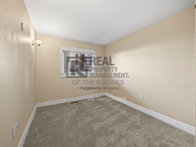 Building Photo - 233 N Meldrum St