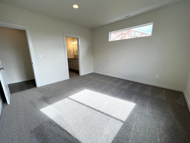 Building Photo - 1650 Dragon Tail Pl