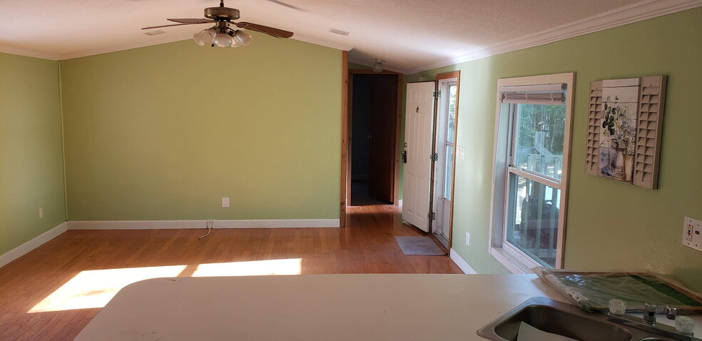 Building Photo - 17014 Meridian Blvd