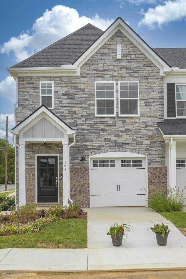 Building Photo - 5339 Bellflower Hls