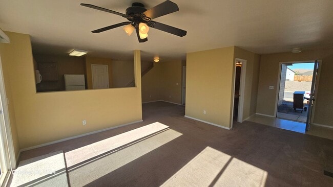 Building Photo - Spacious Two Story Townhome on Golf Course