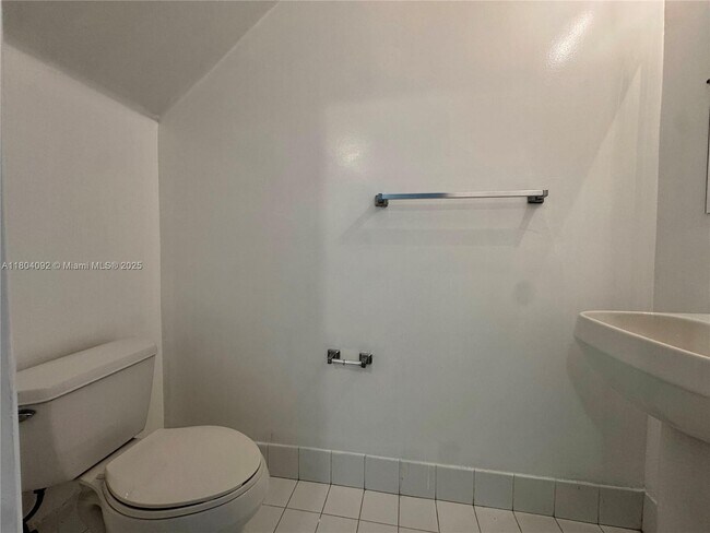 Building Photo - 2576 SW 83rd Ave