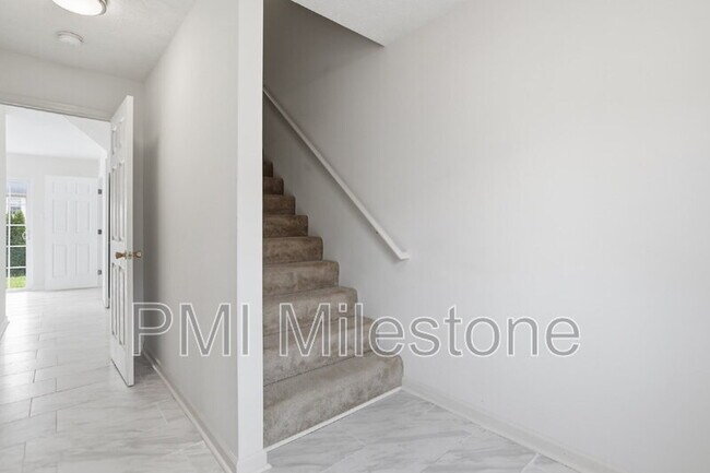 Building Photo - 75 Foal Ln