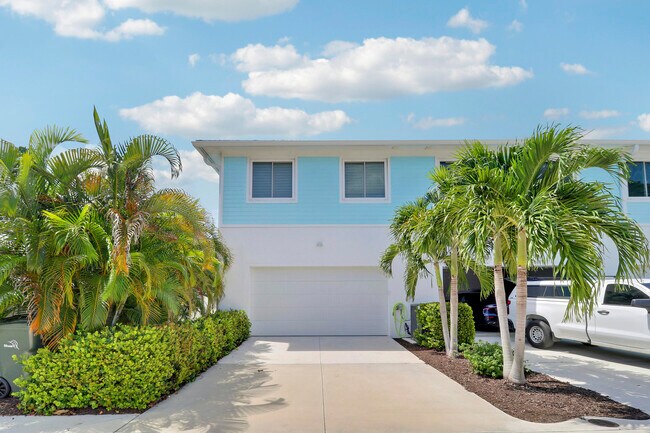 Building Photo - 513 SW Ocean Blvd