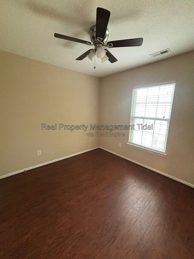 Building Photo - 257 Carnelian St
