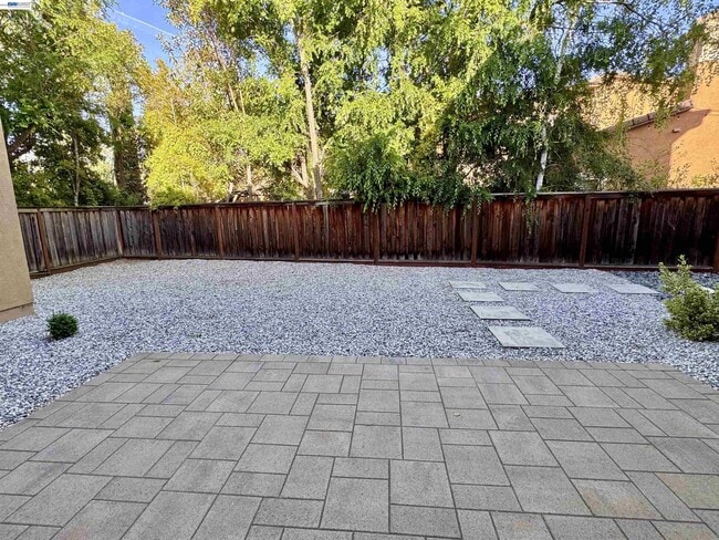 Building Photo - 7875 Kennard Ln