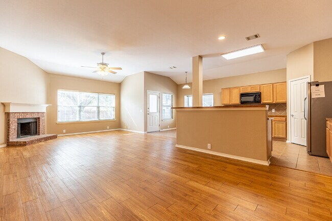 Building Photo - 648 Rooster Run