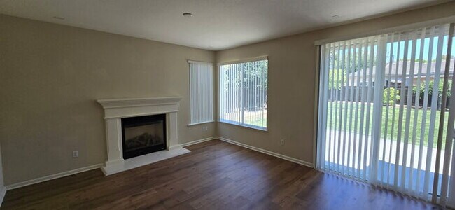 Building Photo - Tracy, Beautiful Home in Award Winning Jef...