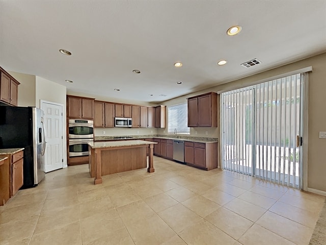 Building Photo - 627 Blue Snow River Ct