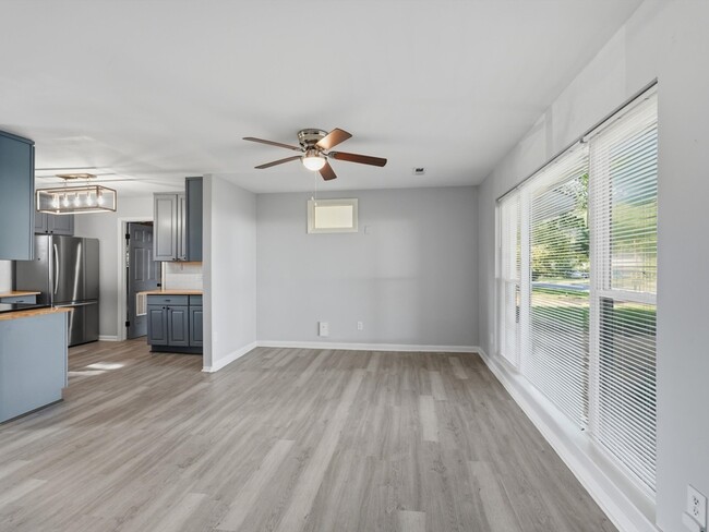 Building Photo - 308 Harolds Dr NW