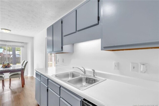 Building Photo - 7241 Avila Dr